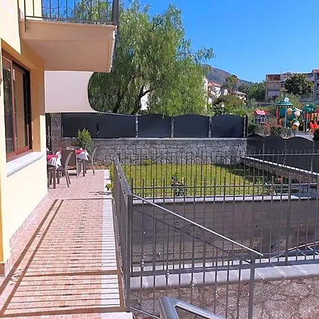 לינה וארוחת בוקר Chiara - טאורמינה