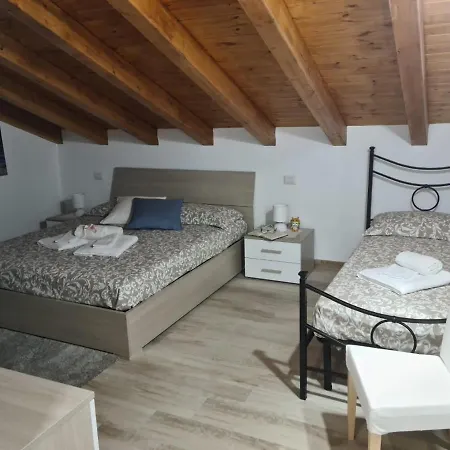 Chiara - 4*